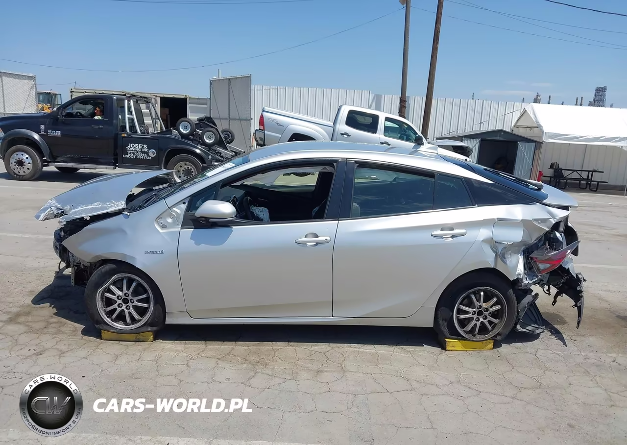 2016 Toyota Prius Two VIN:JTDKBRFU5G3004006 - 14