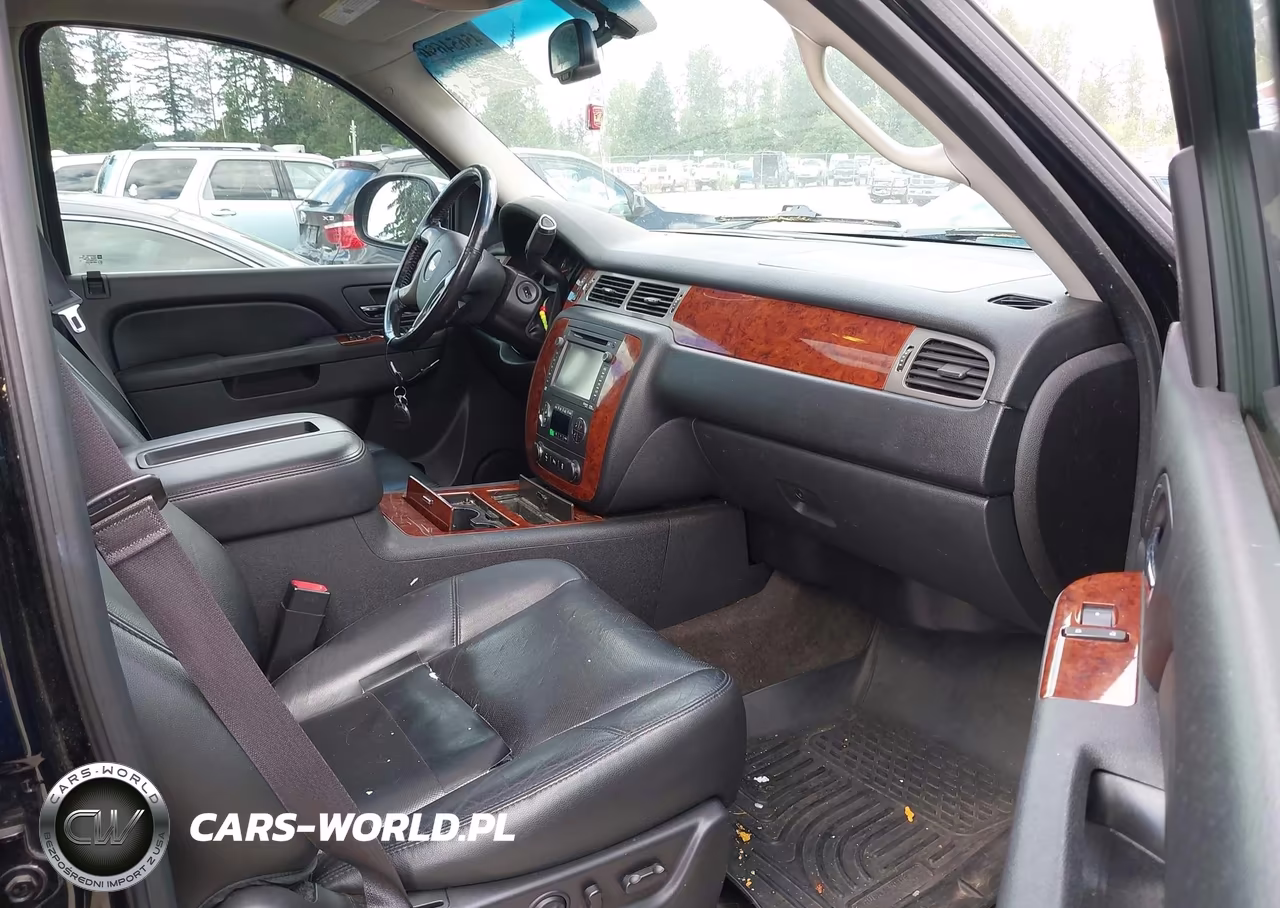 2013 Chevrolet Tahoe Ltz VIN:1GNSKCE04DR195008 - 5