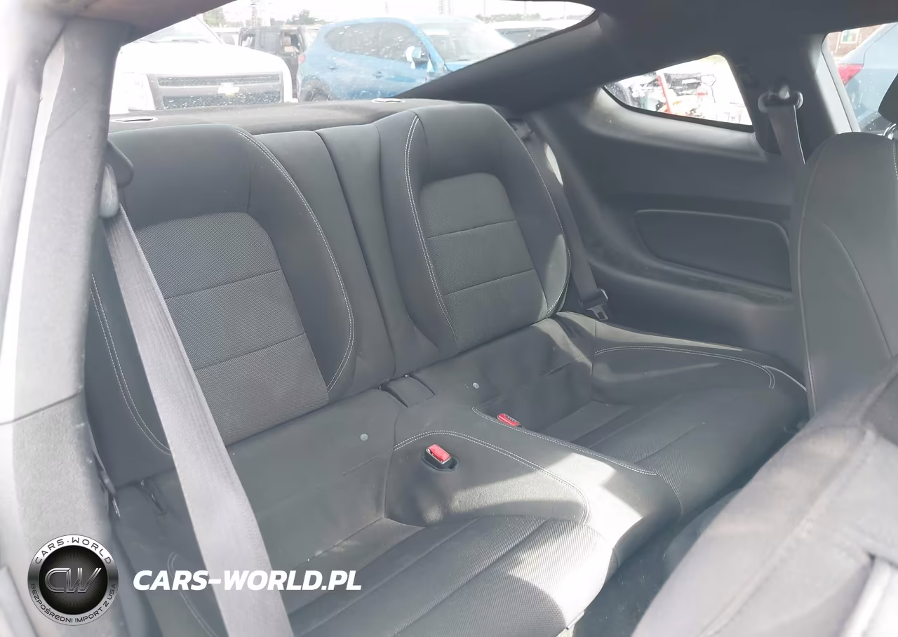 2015 Ford Mustang V6 VIN:1FA6P8AM6F5403228 - 8