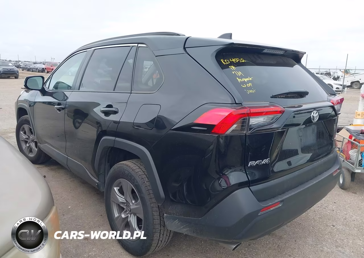 2025 Toyota Rav4 Xle VIN:2T3W1RFV6SW380992 - 3