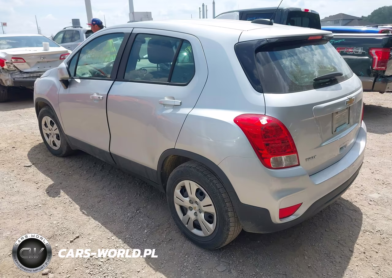 2018 Chevrolet Trax Ls VIN:KL7CJKSB2JB612384 - 3