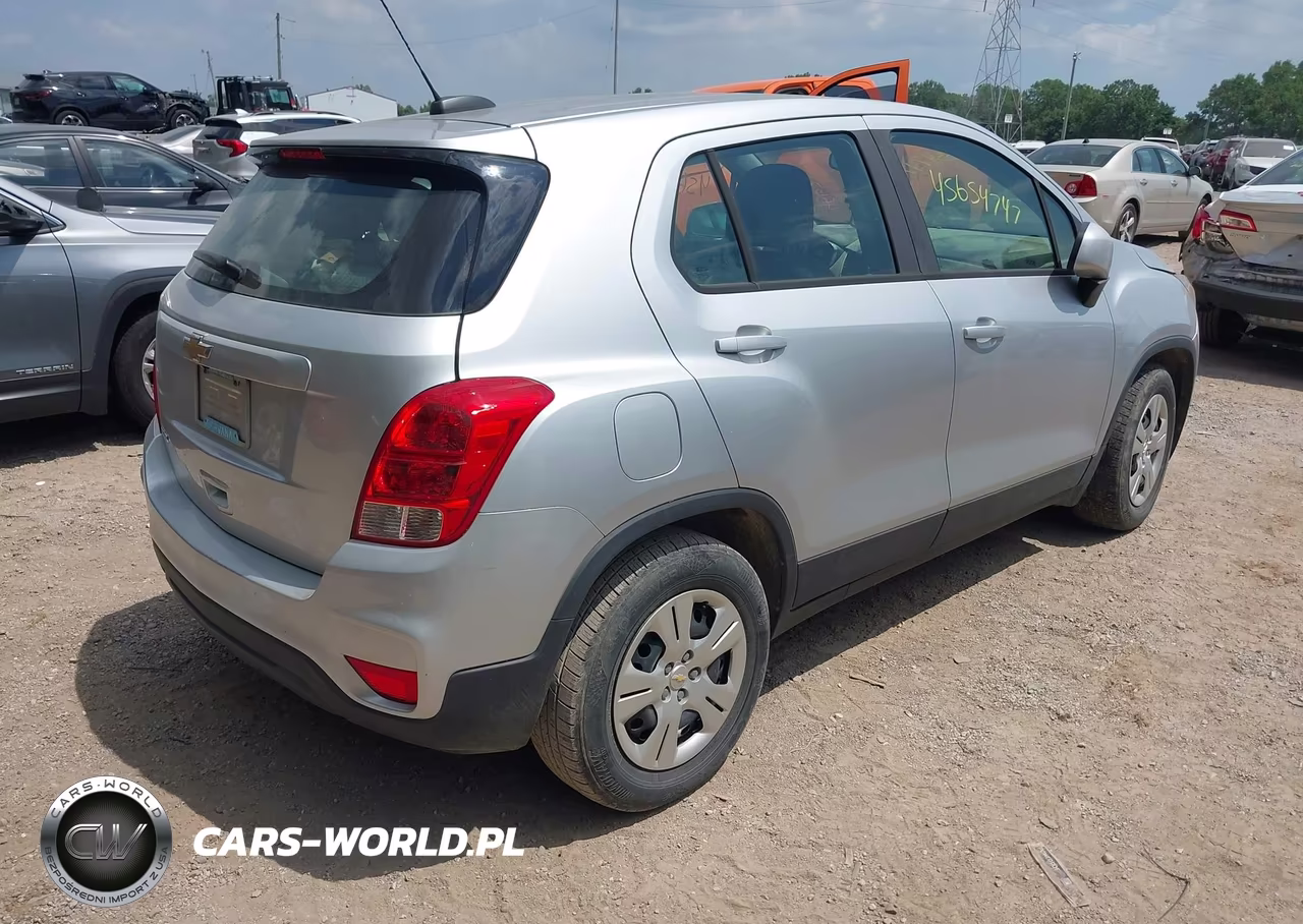 2018 Chevrolet Trax Ls VIN:KL7CJKSB2JB612384 - 4