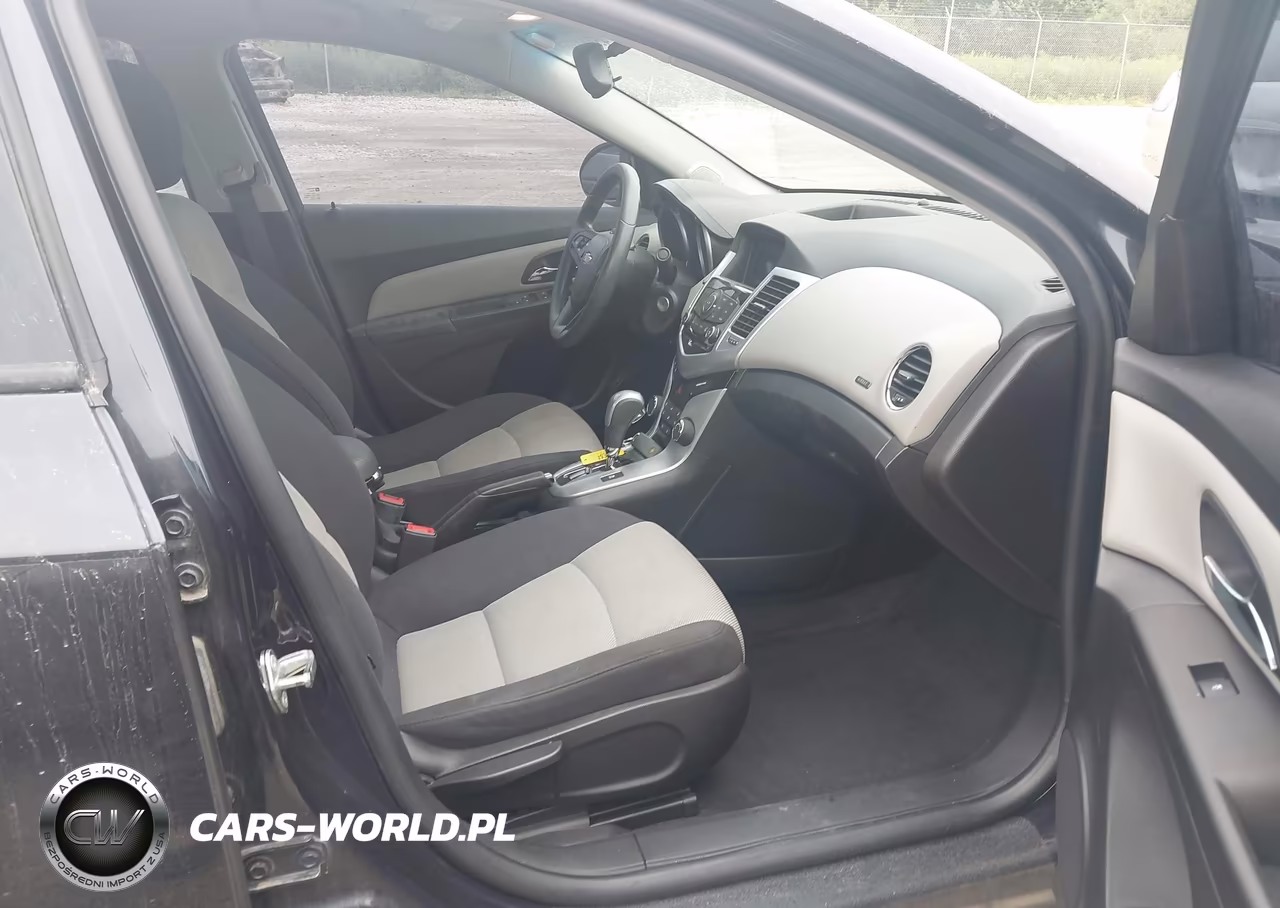 2014 Chevrolet Cruze Ls Auto VIN:1G1PA5SHXE7483872 - 5