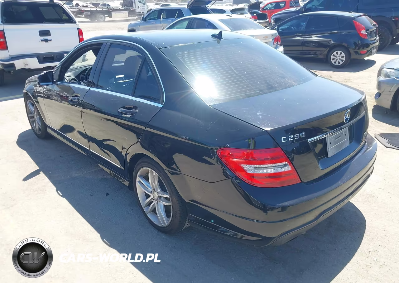 2013 Mercedes-Benz C 250 Sport VIN:WDDGF4HB3DR287030 - 3
