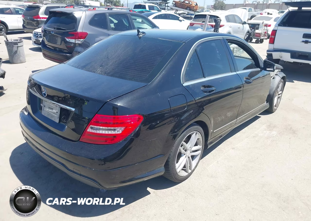 2013 Mercedes-Benz C 250 Sport VIN:WDDGF4HB3DR287030 - 4