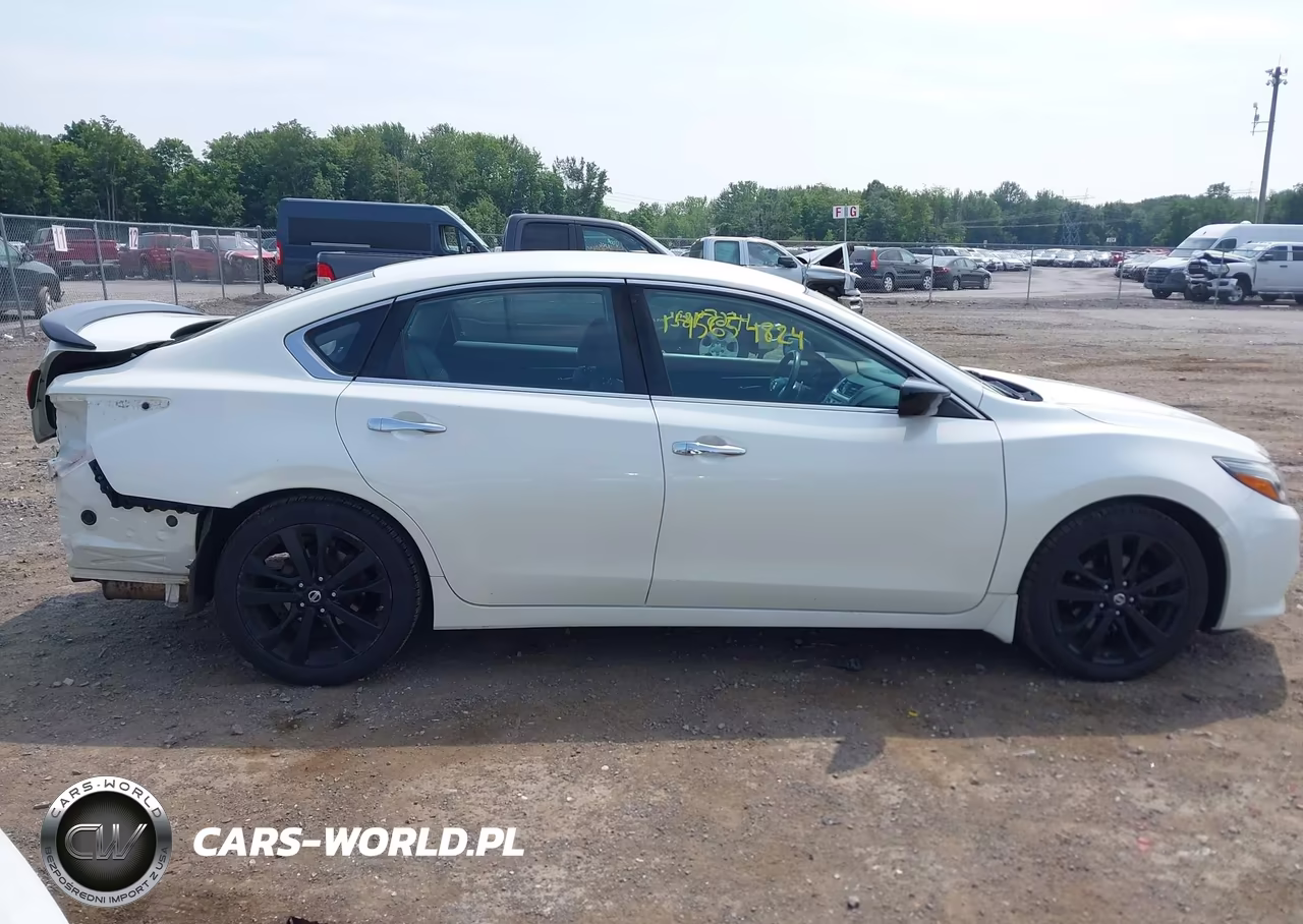 2017 Nissan Altima 2.5 Sr VIN:1N4AL3AP4HC486384 - 13