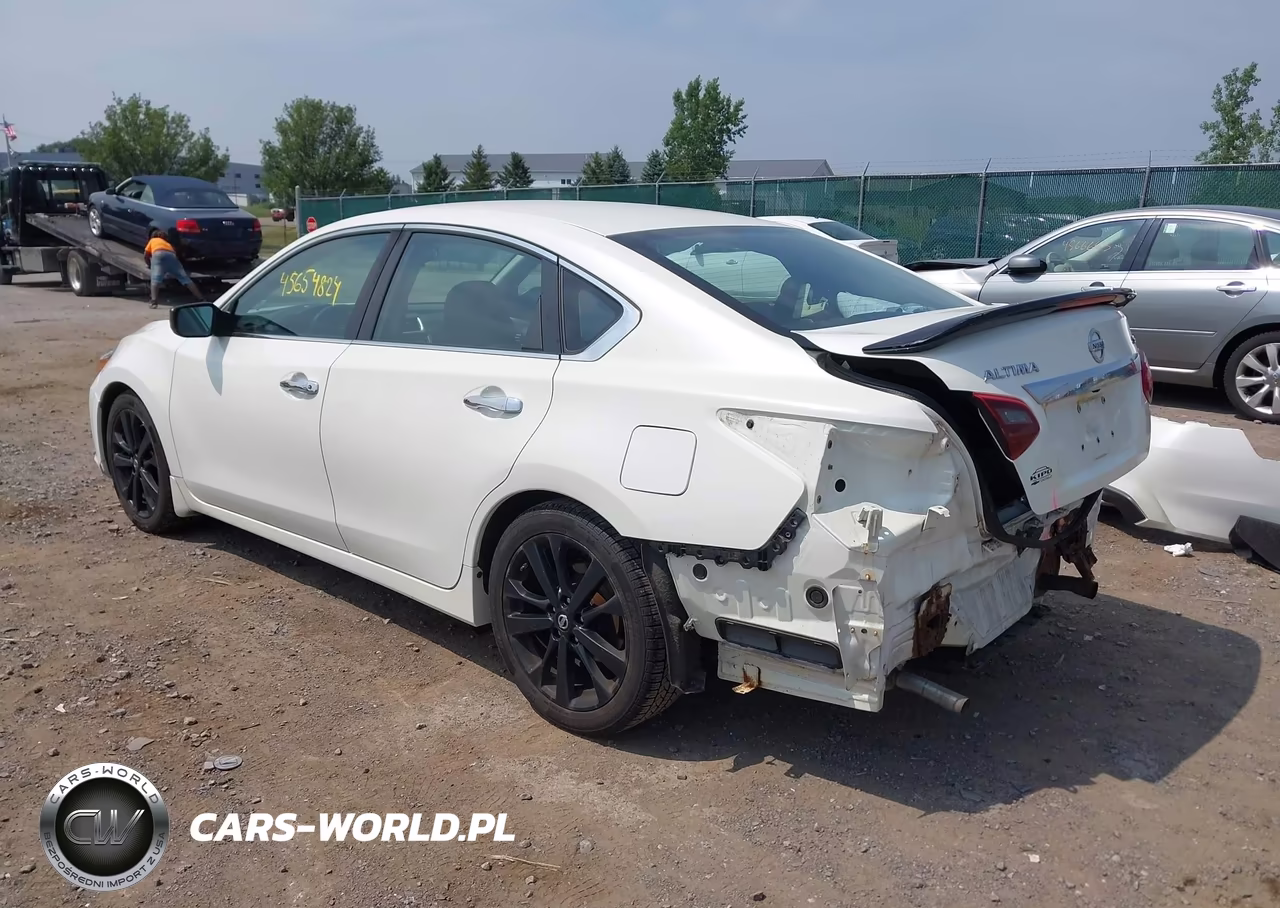 2017 Nissan Altima 2.5 Sr VIN:1N4AL3AP4HC486384 - 3