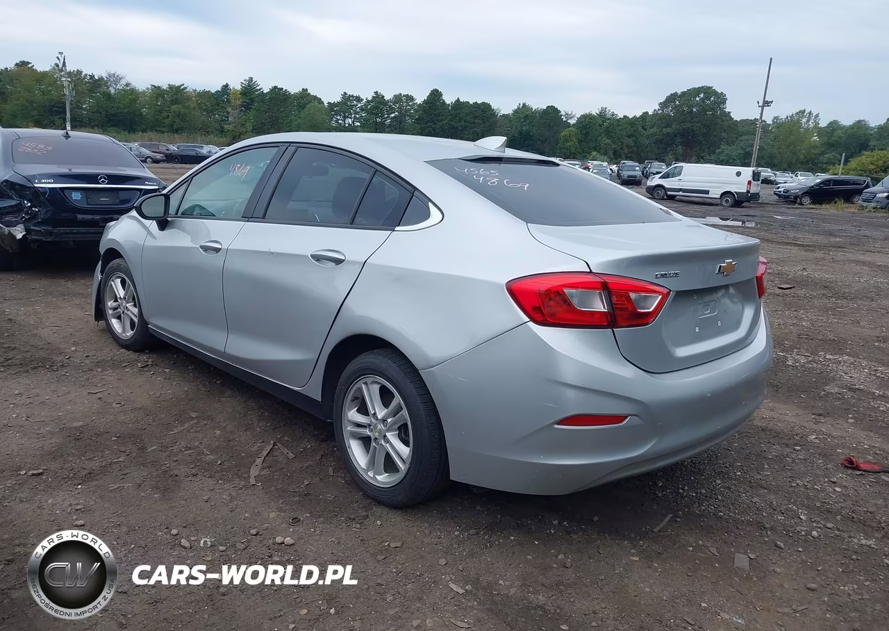 2018 Chevrolet Cruze Lt Auto VIN:1G1BE5SM8J7196164 - 3