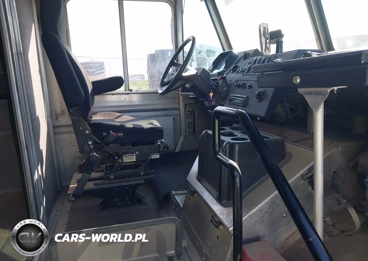 2010 Freightliner Chassis M Line Walk-In Van VIN:4UZAAPDUXACAS1749 - 7