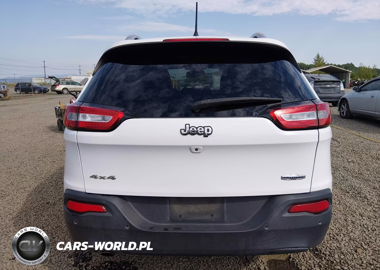 2018 Jeep Cherokee Latitude 4X4 VIN:1C4PJMCB4JD528652 - 17