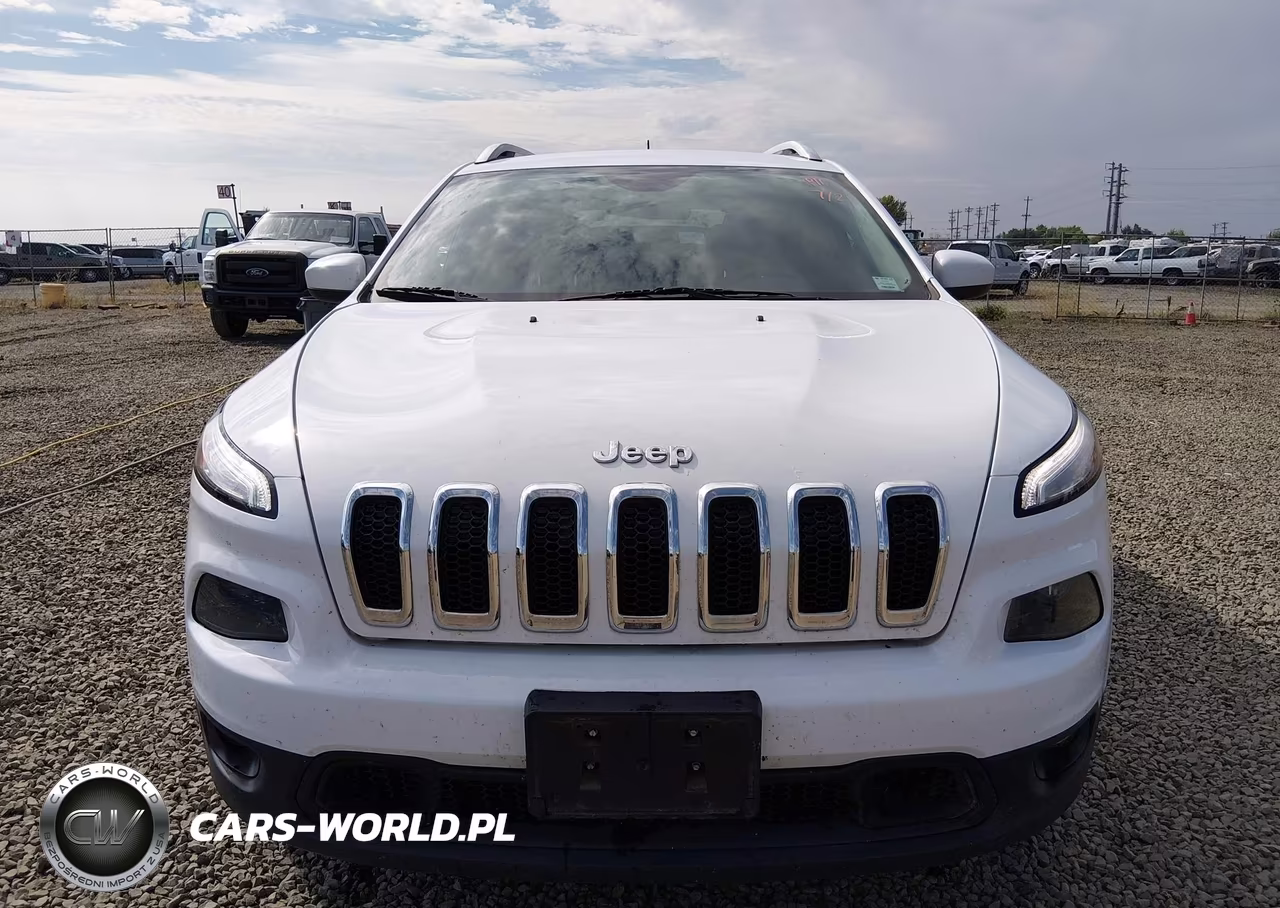 2018 Jeep Cherokee Latitude 4X4 VIN:1C4PJMCB4JD528652 - 6