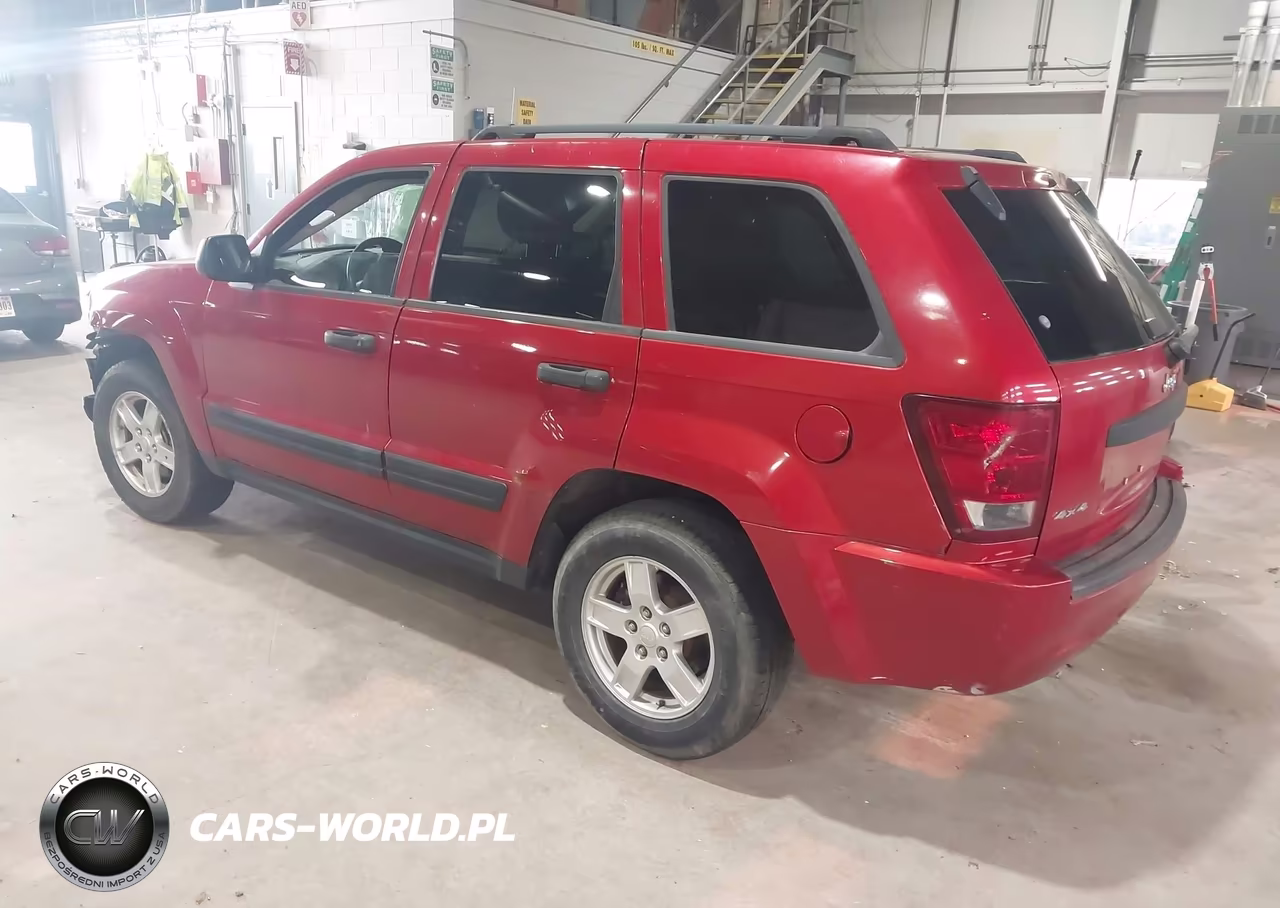 2005 Jeep Grand Cherokee Laredo VIN:1J4GR48K55C535987 - 3