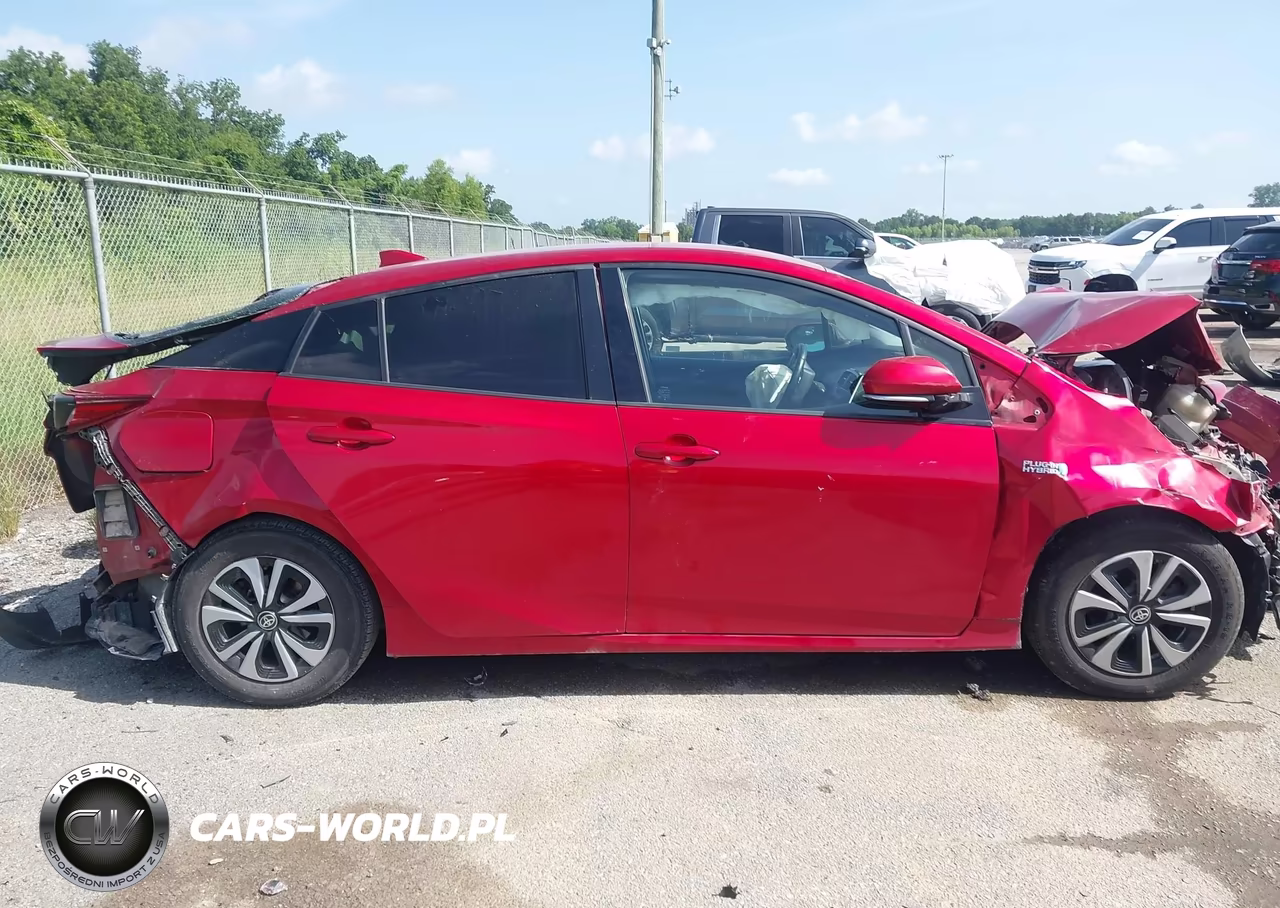 2017 Toyota Prius Prime VIN:JTDKARFP5H3067475 - 14