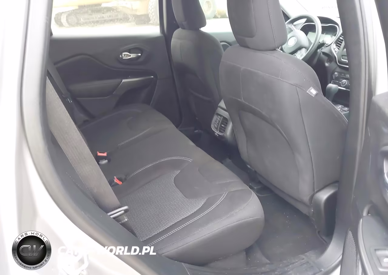 2020 Jeep Cherokee Latitude Fwd VIN:1C4PJLCBXLD543945 - 8