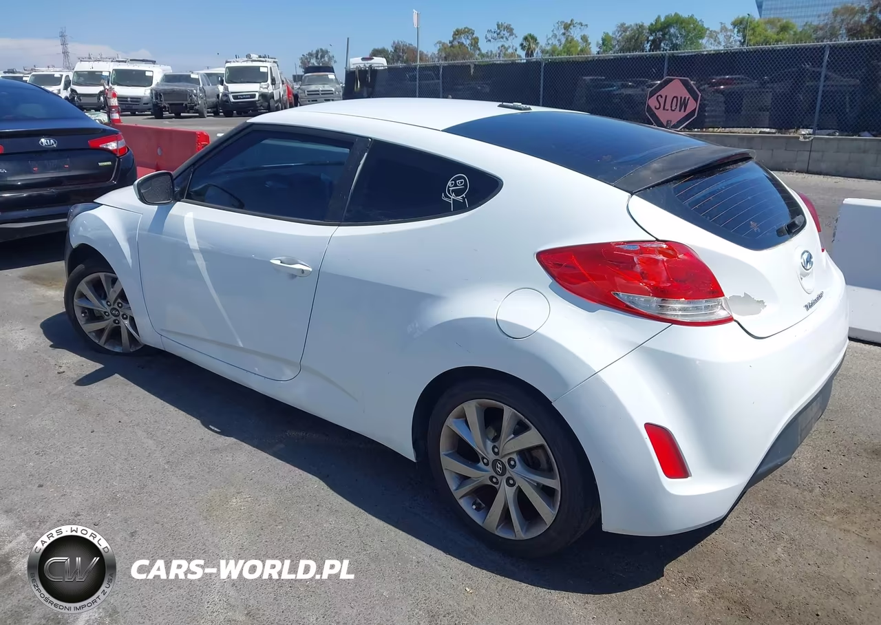 2016 Hyundai Veloster VIN:KMHTC6AD5GU285009 - 3