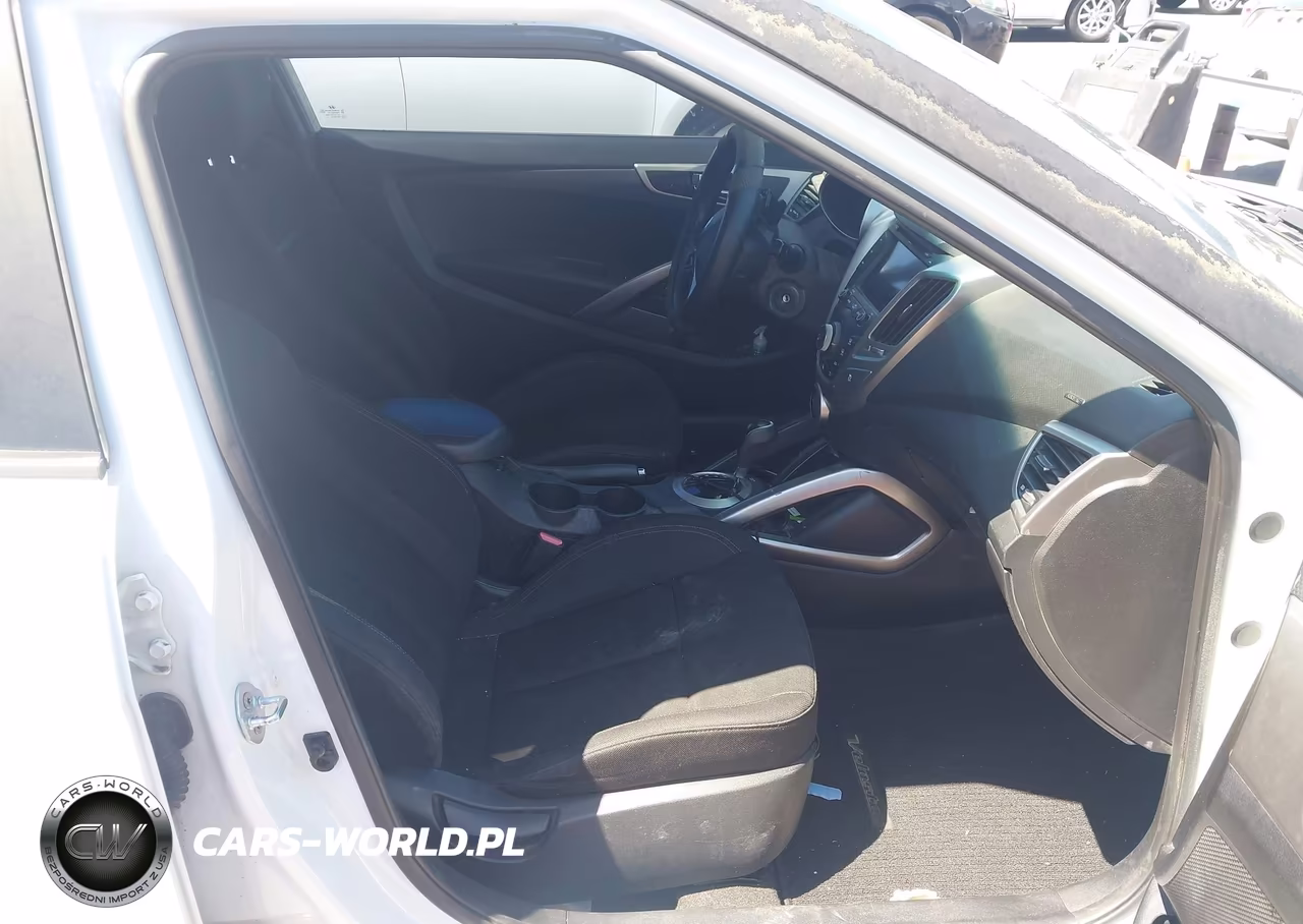 2016 Hyundai Veloster VIN:KMHTC6AD5GU285009 - 5
