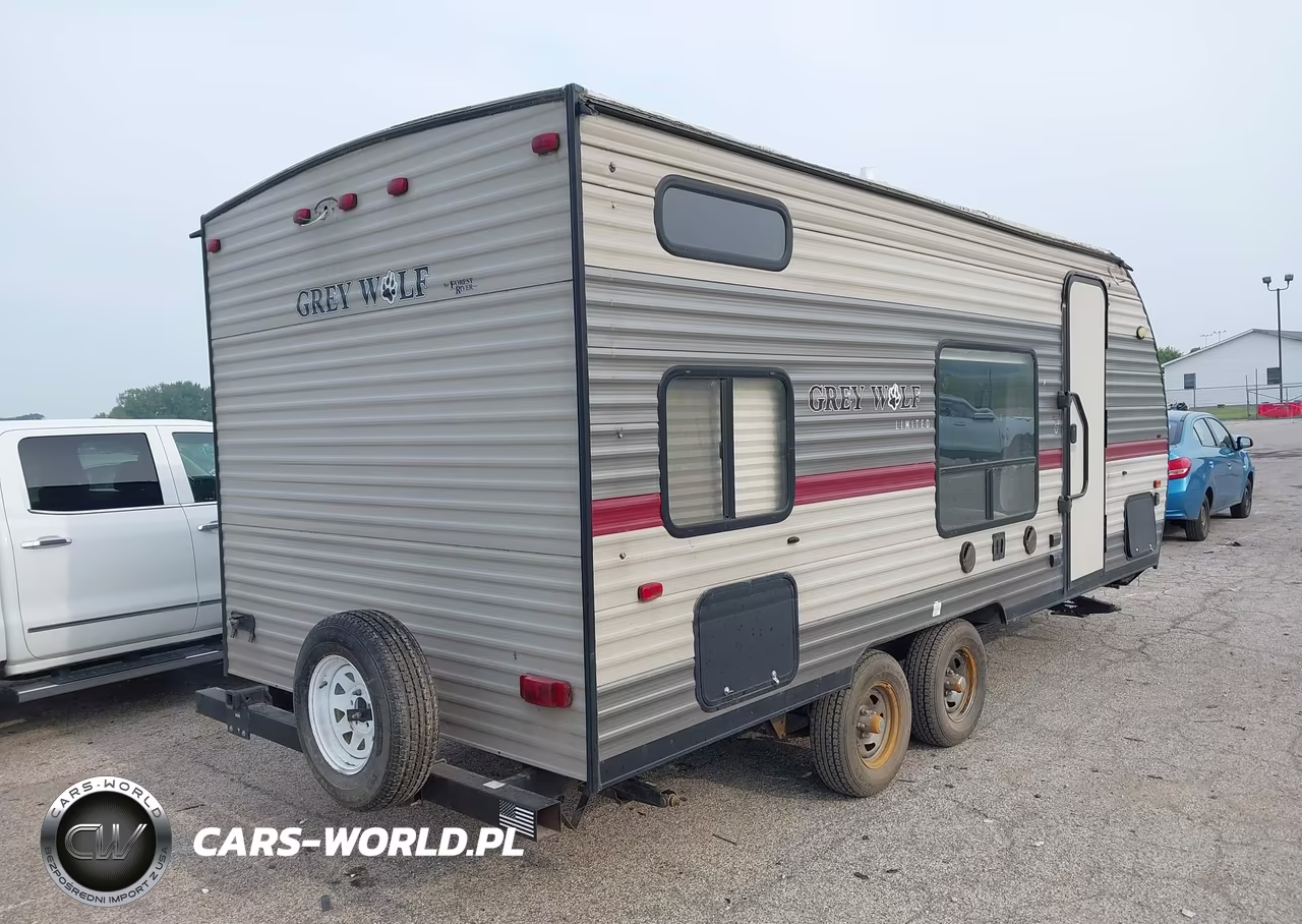 2018 Forest River Cherokee VIN:4X4TCK724JK048561 - 4