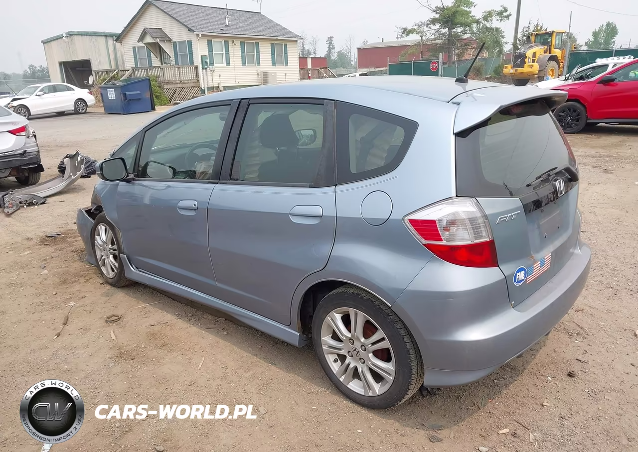 2011 Honda Fit Sport VIN:JHMGE8H57BC003430 - 3