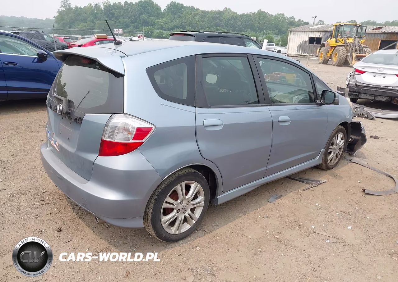 2011 Honda Fit Sport VIN:JHMGE8H57BC003430 - 4