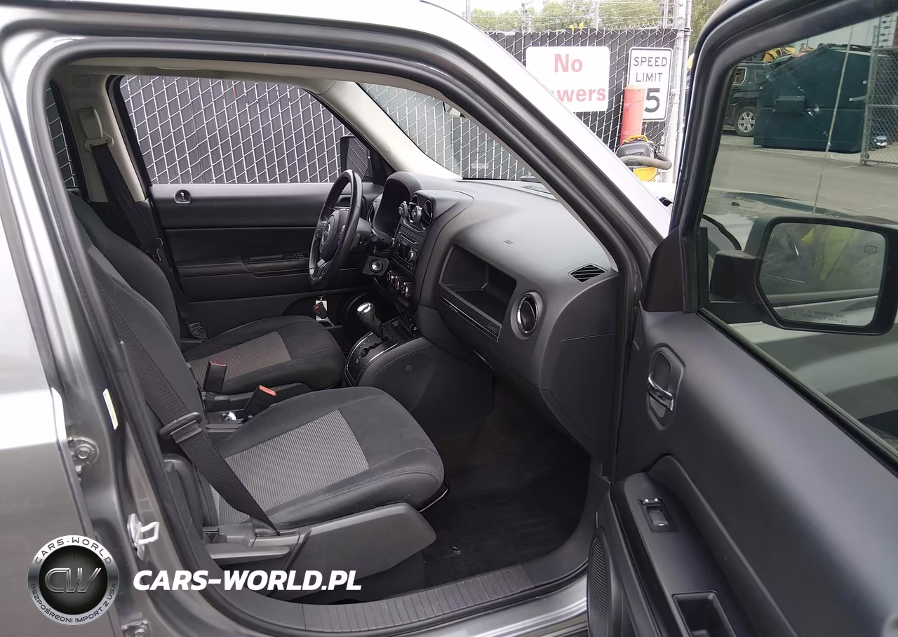2013 Jeep Patriot Latitude VIN:1C4NJRFB4DD165550 - 5