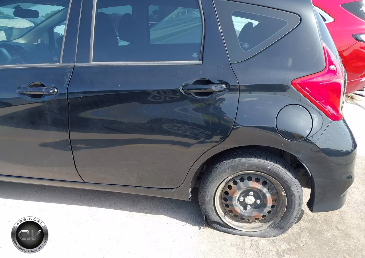 2019 Nissan Versa Note Sv VIN:3N1CE2CP4KL360951 - 6