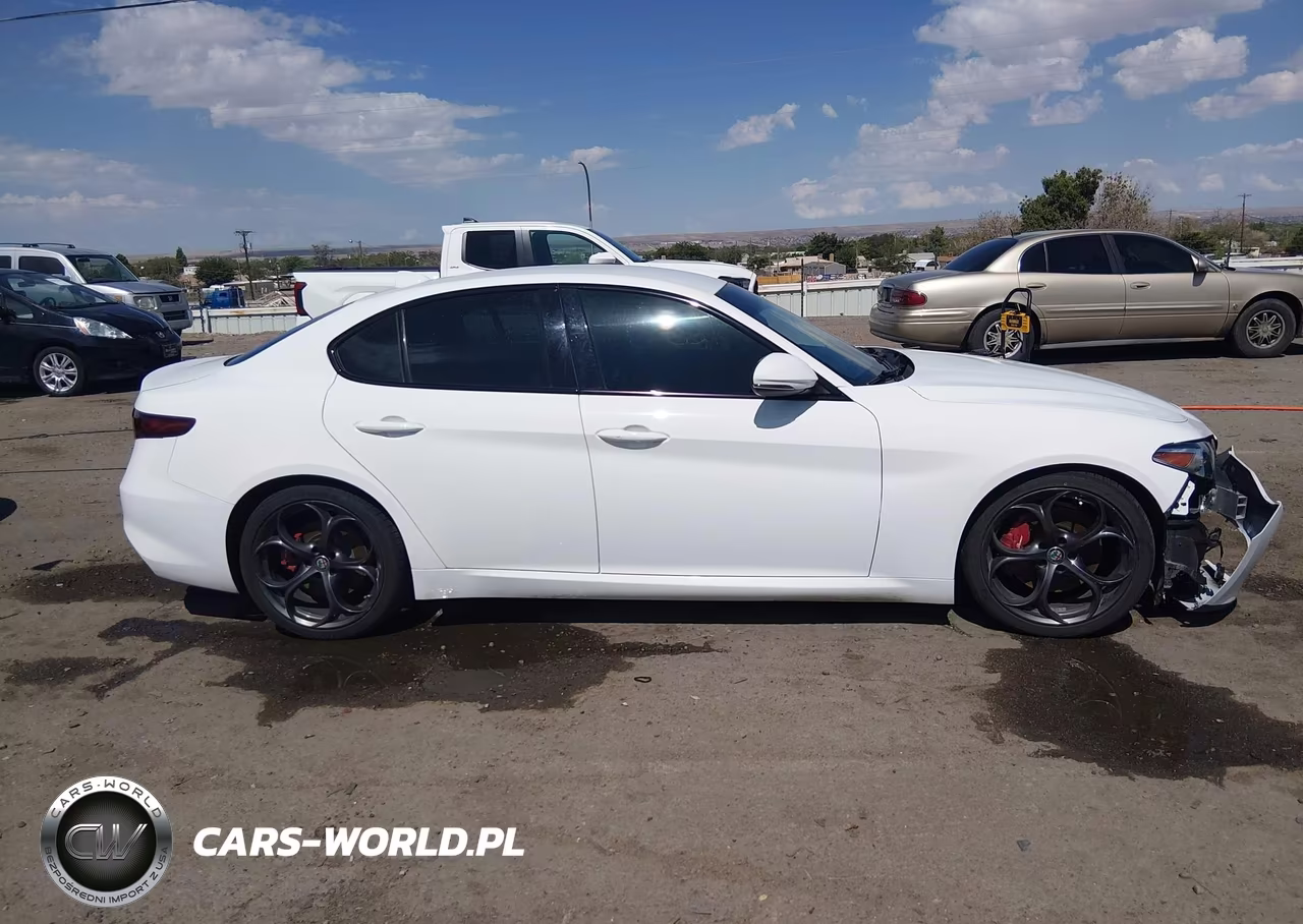 2018 Alfa Romeo Giulia Ti Sport Rwd VIN:ZARFAECN4J7576197 - 14