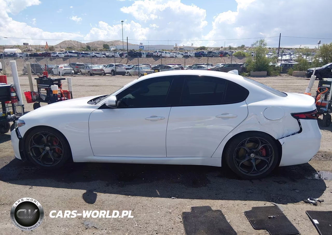 2018 Alfa Romeo Giulia Ti Sport Rwd VIN:ZARFAECN4J7576197 - 15