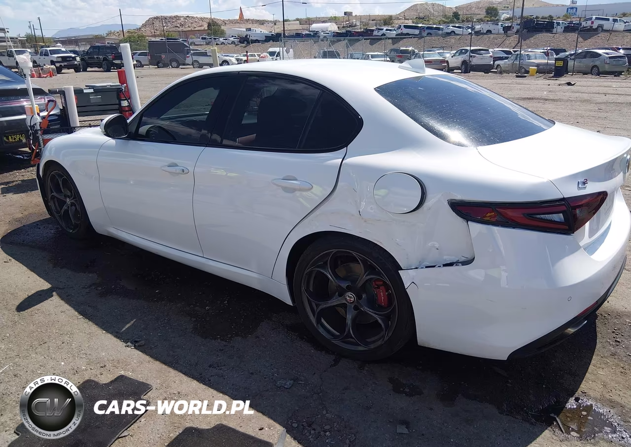2018 Alfa Romeo Giulia Ti Sport Rwd VIN:ZARFAECN4J7576197 - 3
