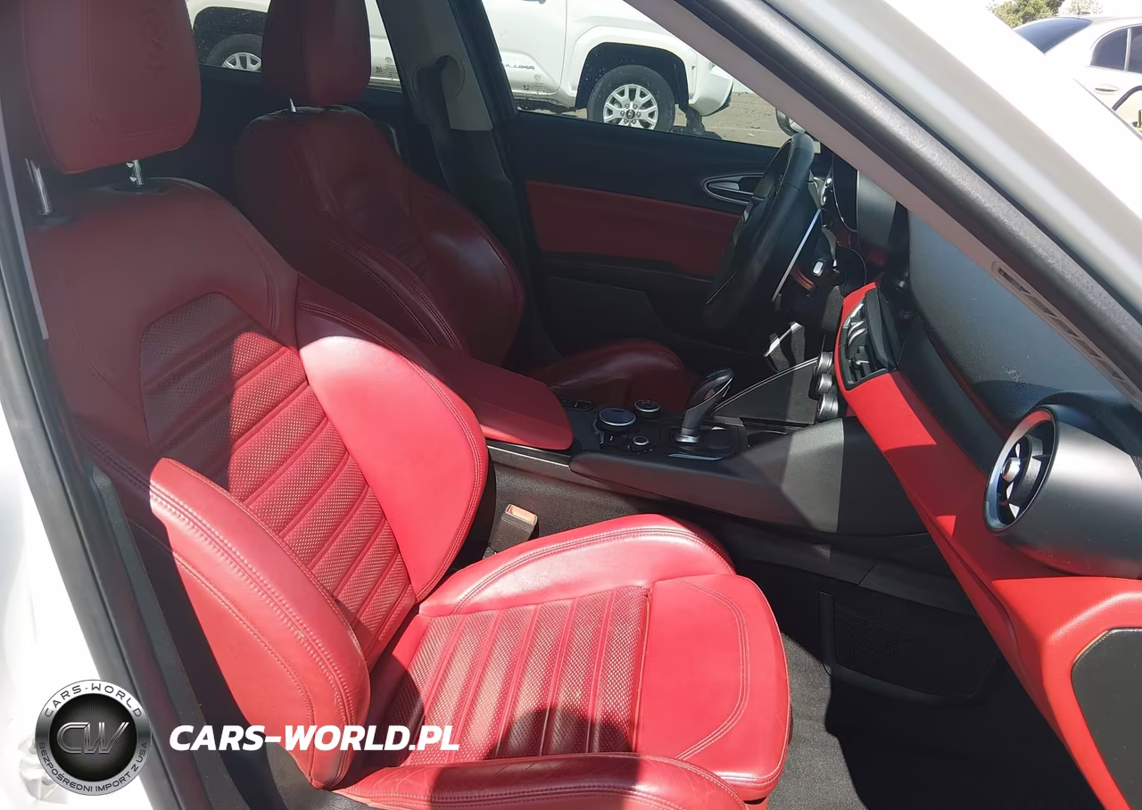 2018 Alfa Romeo Giulia Ti Sport Rwd VIN:ZARFAECN4J7576197 - 5