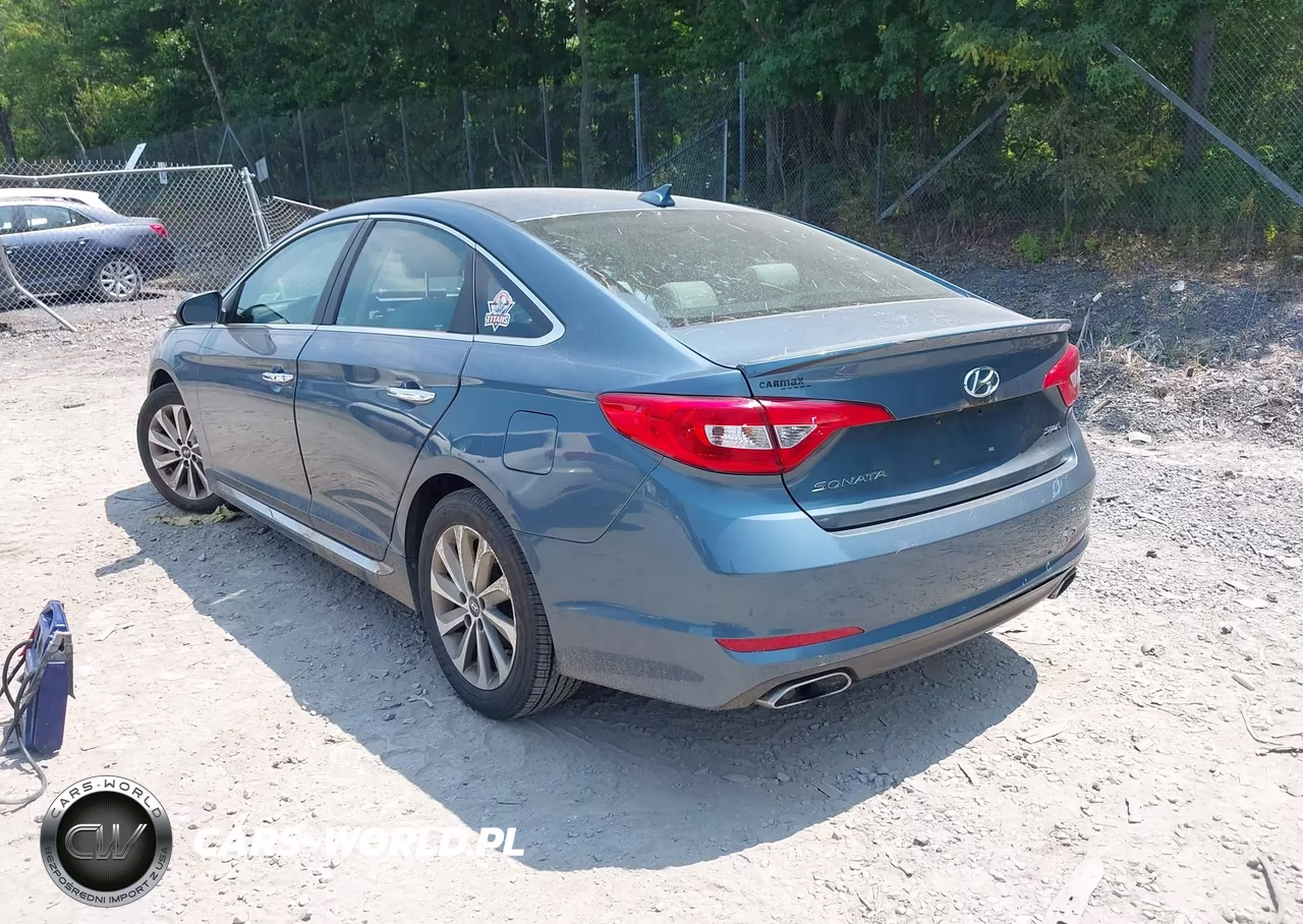 2015 Hyundai Sonata Sport VIN:5NPE34AF1FH212795 - 3