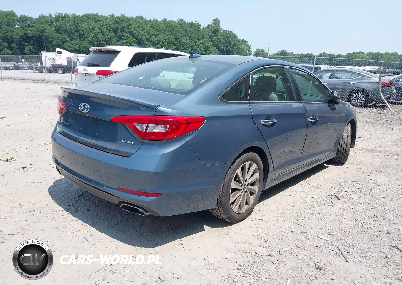 2015 Hyundai Sonata Sport VIN:5NPE34AF1FH212795 - 4