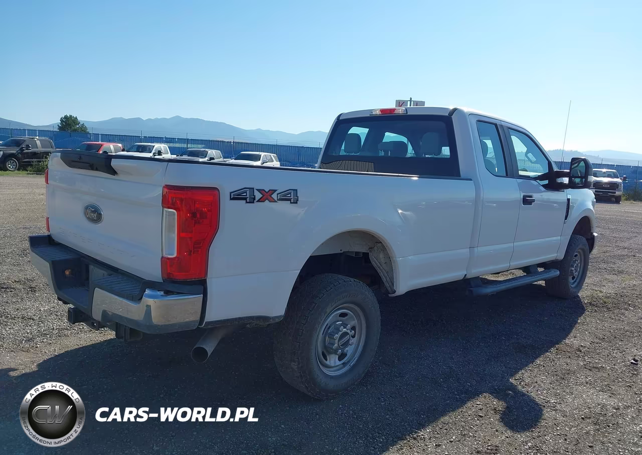 2018 Ford F-250 Xl VIN:1FT7X2B64JEC84082 - 4