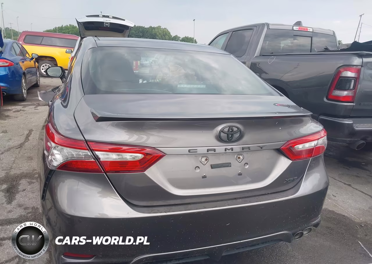 2018 Toyota Camry Xse VIN:4T1B61HK3JU015343 - 16
