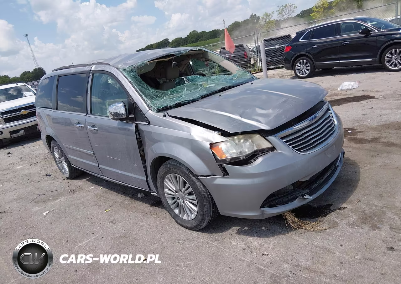 2015 Chrysler Town & Country Touring-L – zdjęcie 1 z 16