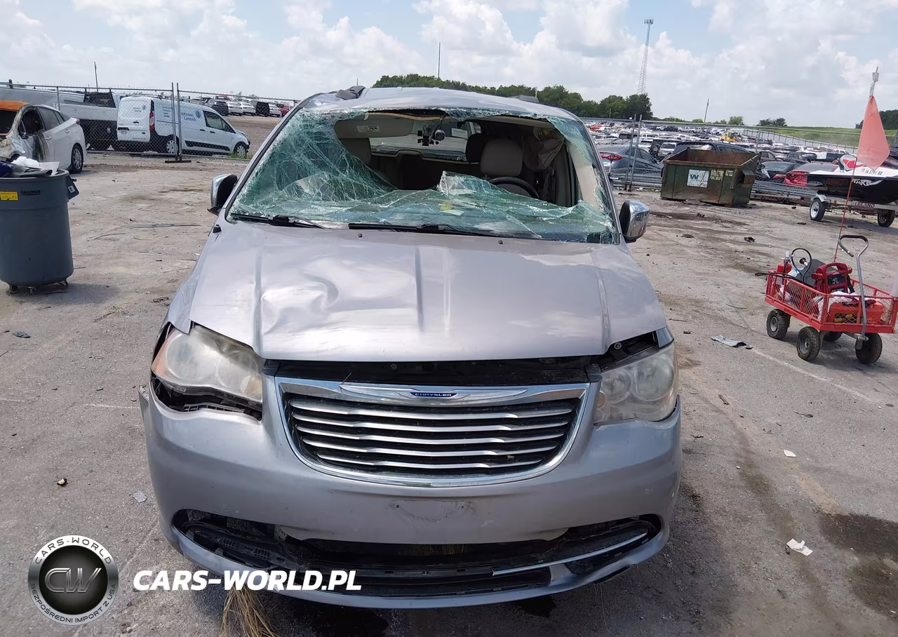 2015 Chrysler Town & Country Touring-L VIN:2C4RC1CG1FR638723 - 12