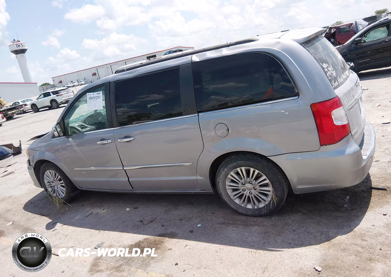 2015 Chrysler Town & Country Touring-L VIN:2C4RC1CG1FR638723 - 14