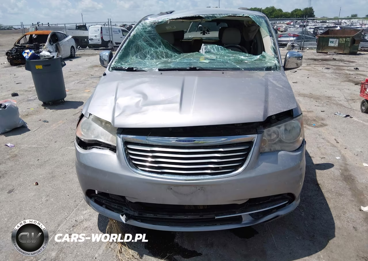2015 Chrysler Town & Country Touring-L VIN:2C4RC1CG1FR638723 - 6