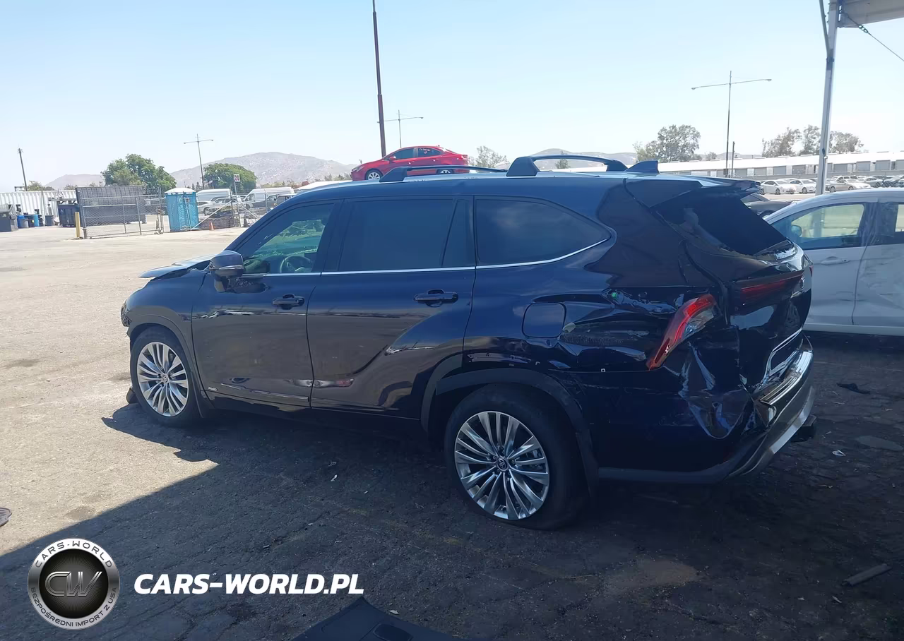2025 Toyota Highlander Hybrid Platinum VIN:5TDEBRCH2SS689920 - 14