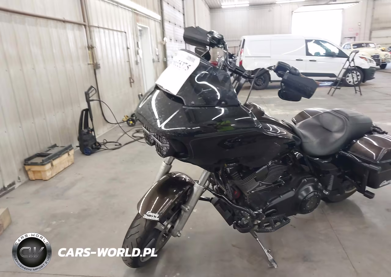 2015 Harley-Davidson Fltrxs Road Glide Special VIN:1HD1KTM14FB654773 - 2