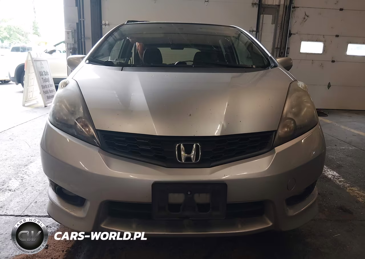 2013 Honda Fit Sport VIN:JHMGE8H50DC036689 - 12