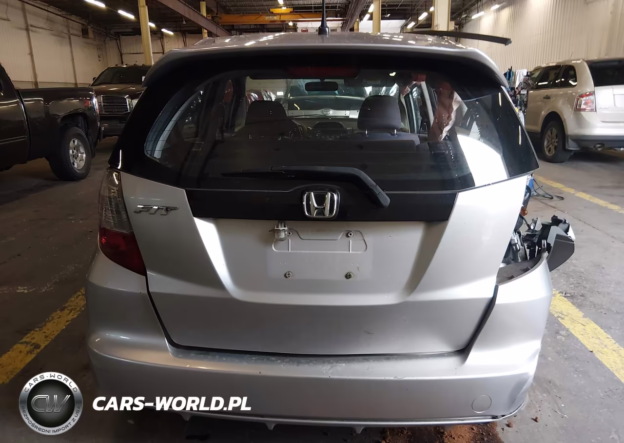 2013 Honda Fit Sport VIN:JHMGE8H50DC036689 - 16