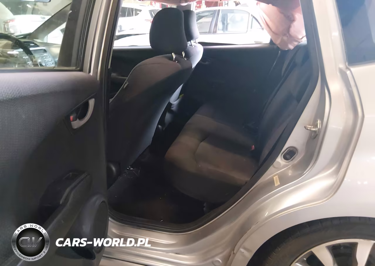 2013 Honda Fit Sport VIN:JHMGE8H50DC036689 - 8