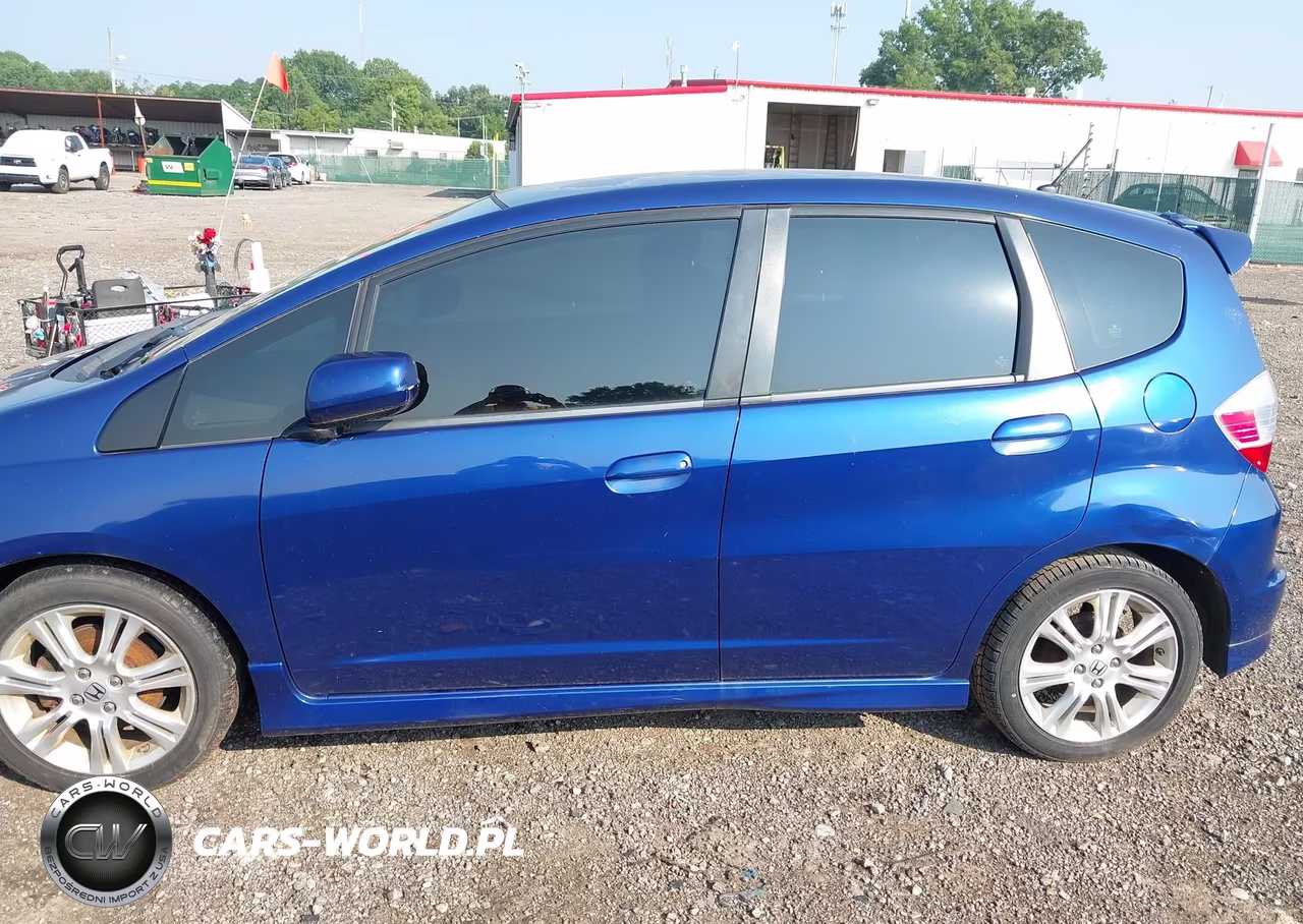 2010 Honda Fit Sport VIN:JHMGE8H48AT024163 - 14