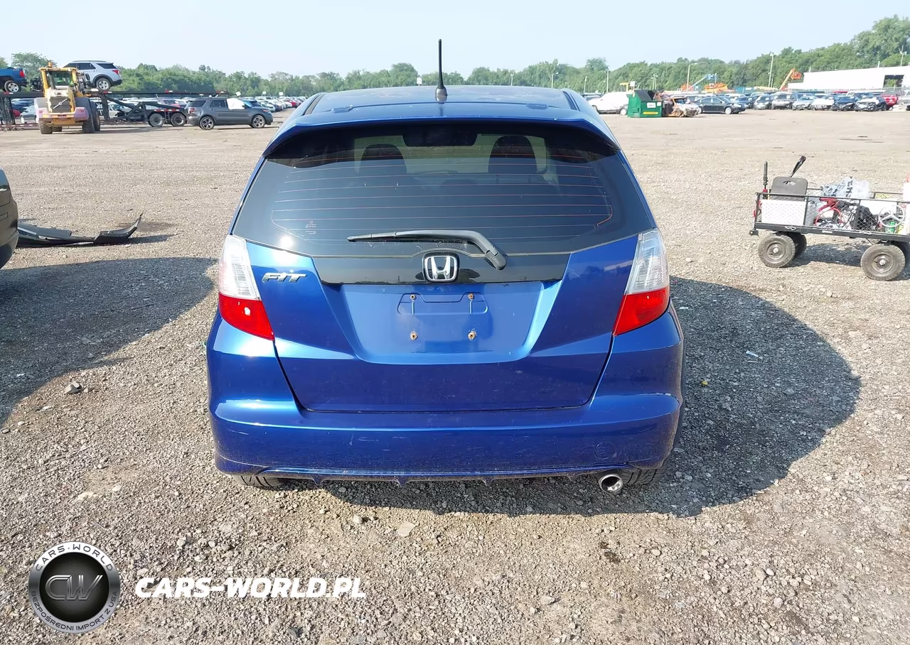 2010 Honda Fit Sport VIN:JHMGE8H48AT024163 - 16
