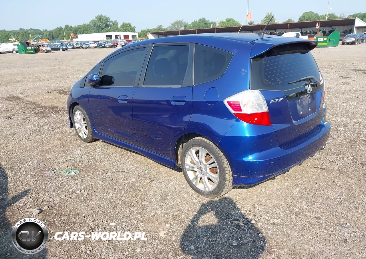 2010 Honda Fit Sport VIN:JHMGE8H48AT024163 - 3