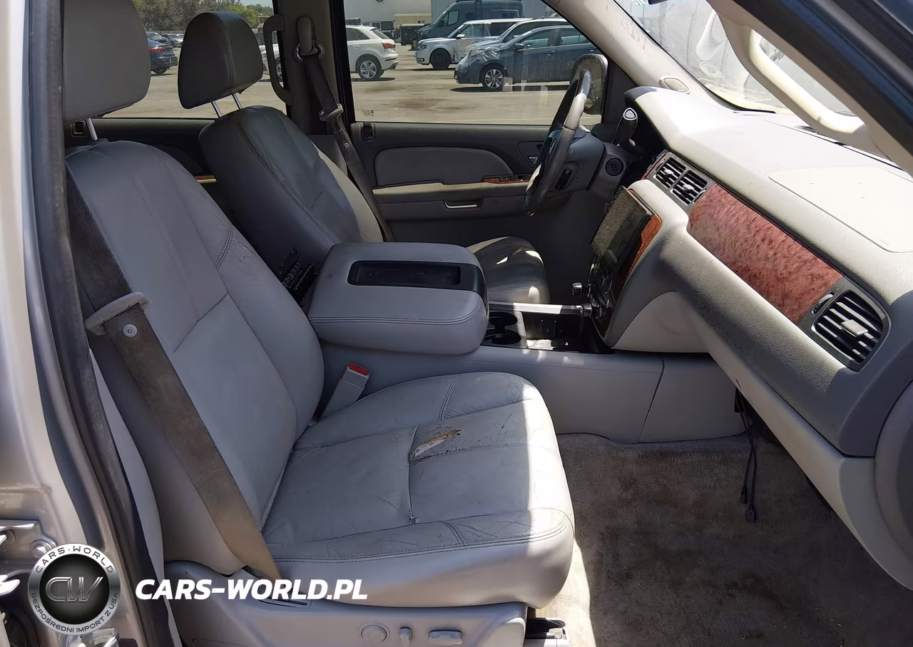 2007 Chevrolet Suburban Lt VIN:1GNFC16037J215687 - 5