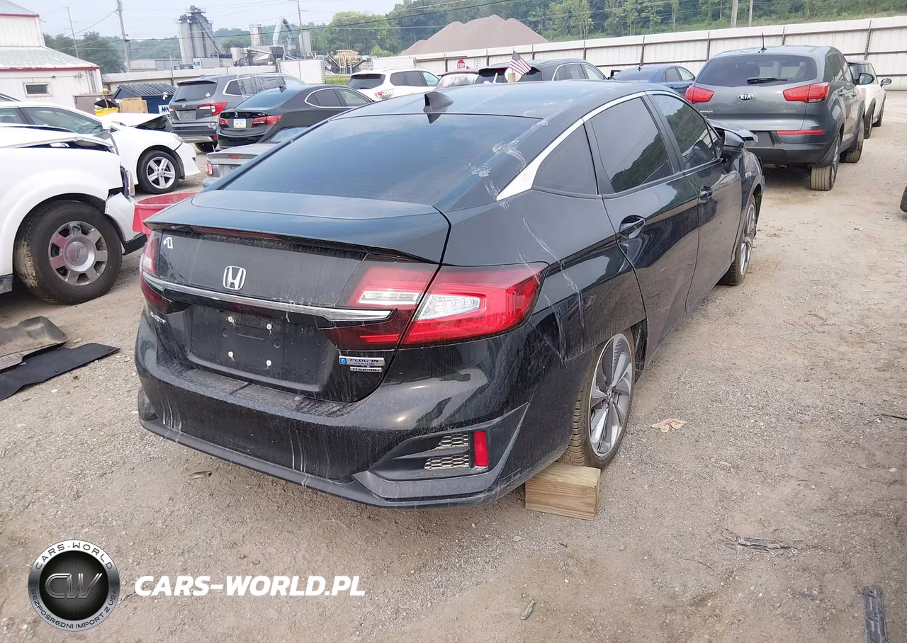 2018 Honda Clarity Plug-In Hybrid Touring VIN:JHMZC5F31JC011794 - 4