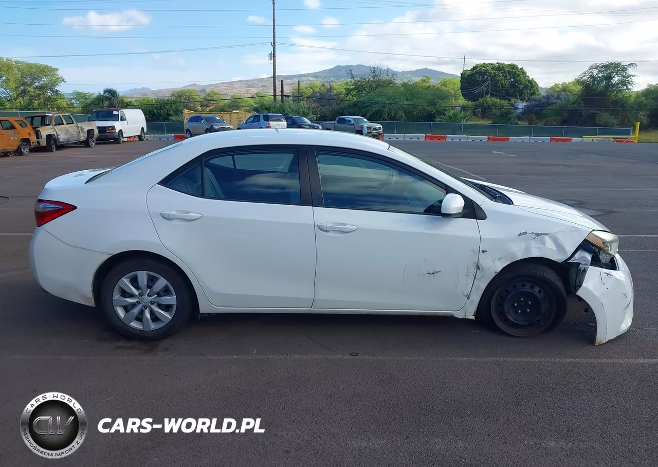 2016 Toyota Corolla Le VIN:5YFBURHE9GP403069 - 14