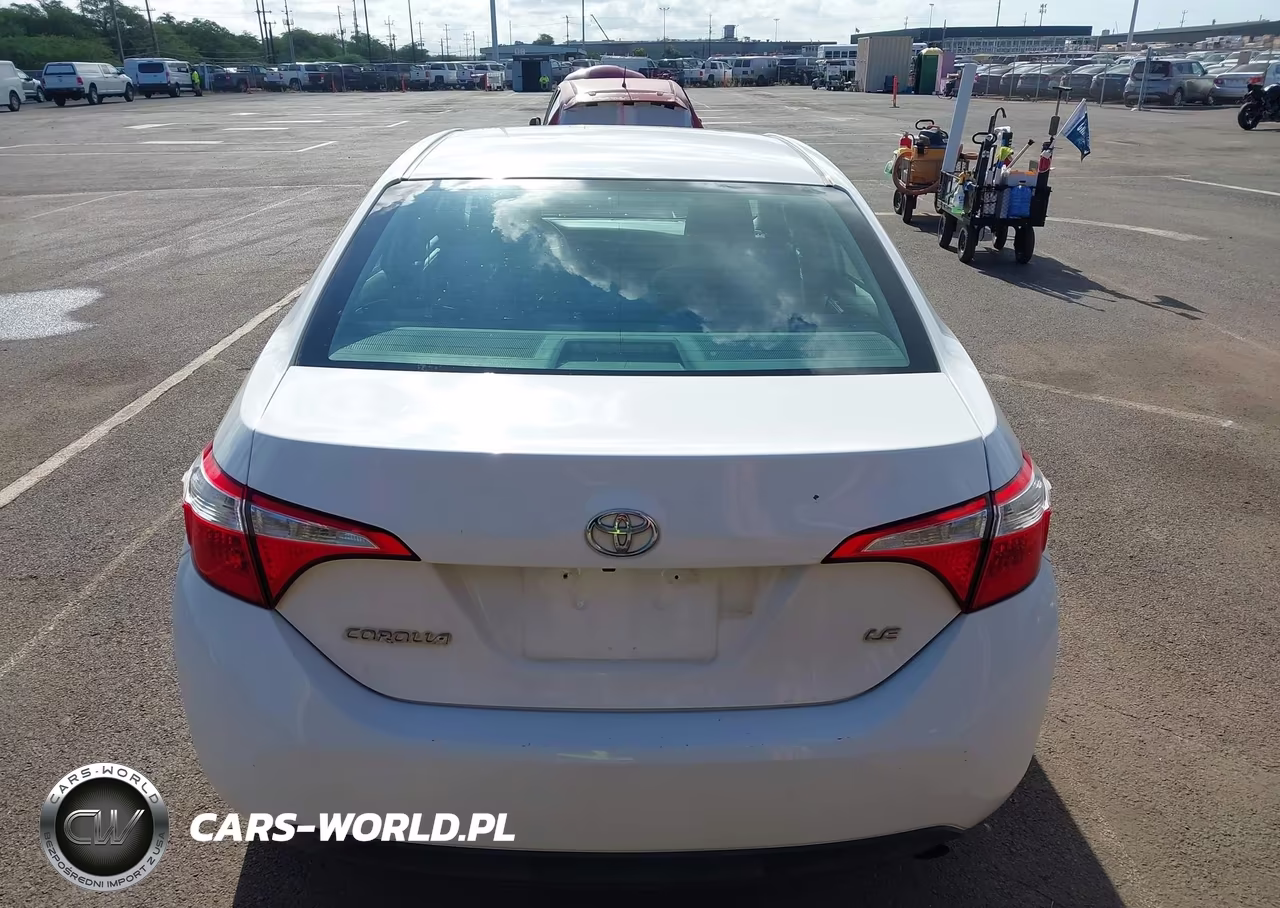 2016 Toyota Corolla Le VIN:5YFBURHE9GP403069 - 17