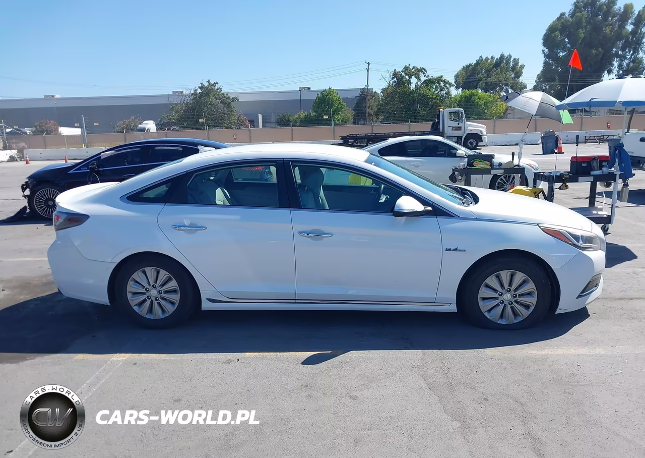 2017 Hyundai Sonata Hybrid Se VIN:KMHE24L38HA063247 - 13